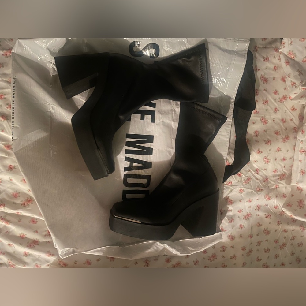 Steve Madden black boots